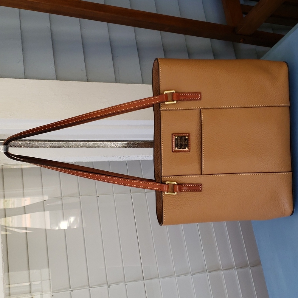 D & B Lexington Shopper